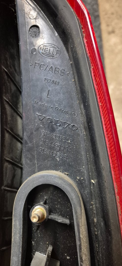 Volvo V70 - Baklykt venstre – bilde 3 av 3