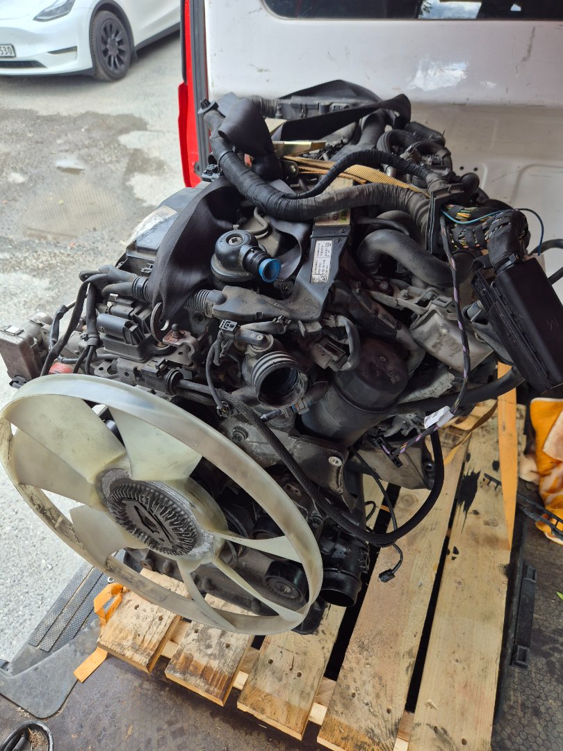 MERCEDES-BENZ VIANO - Motor komplett – bilde 1 av 4