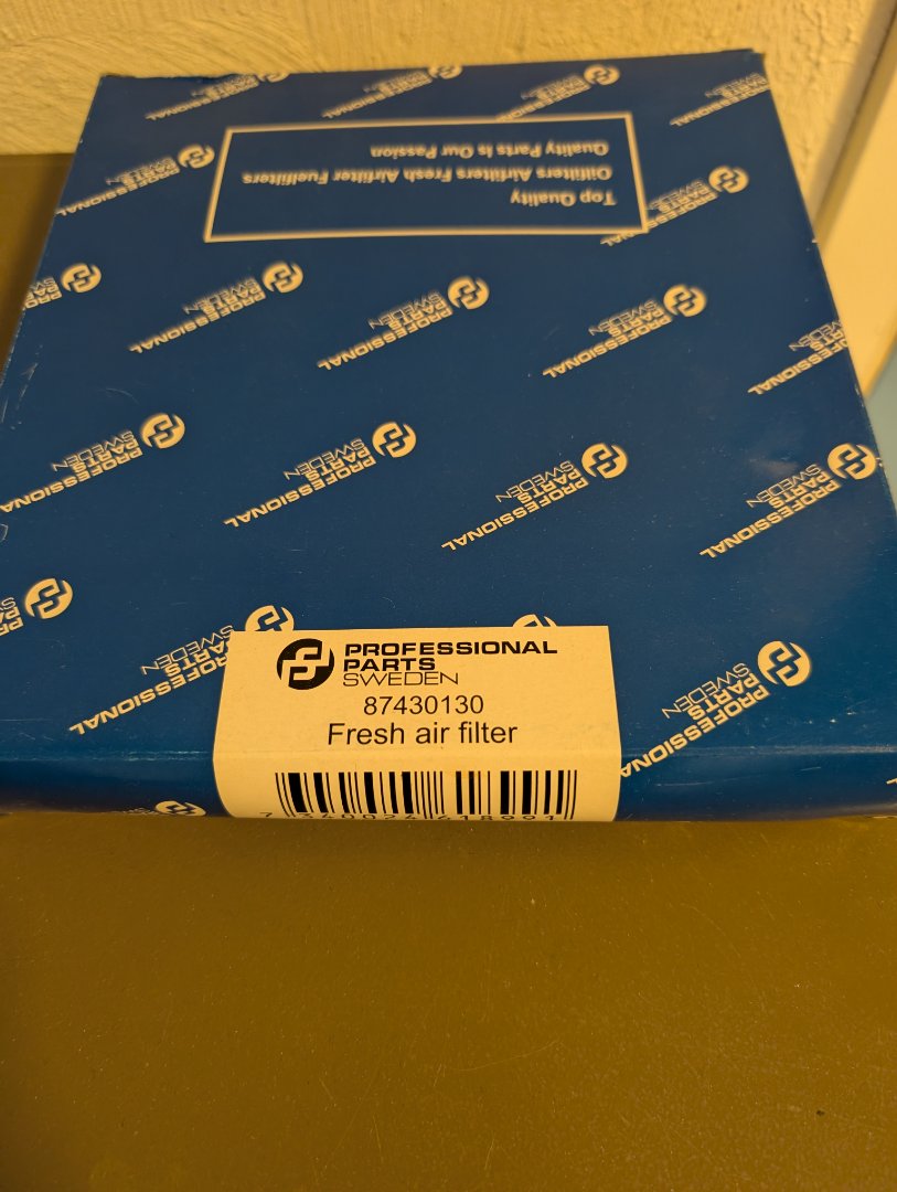 VOLVO V70 - Luftfilter/innsug – bilde 1 av 2