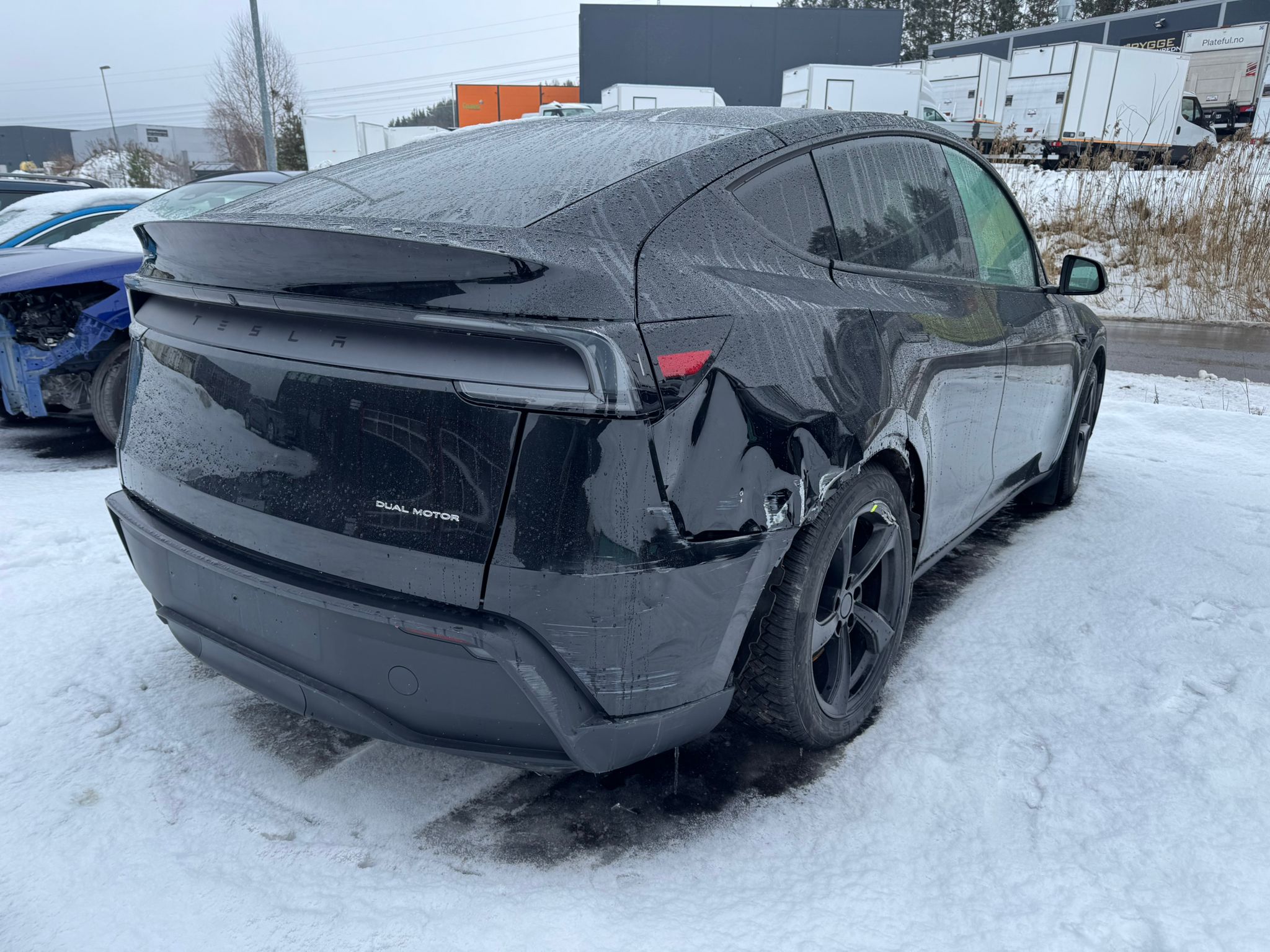 TESLA Model Y - Bakstilling komplett – bilde 6 av 6