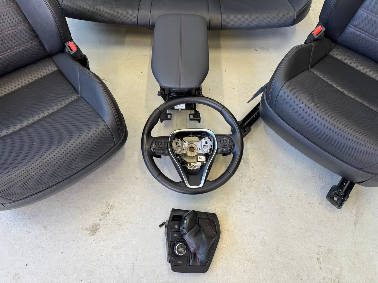 Toyota RAV4 - Innredning komplett – bilde 5 av 7