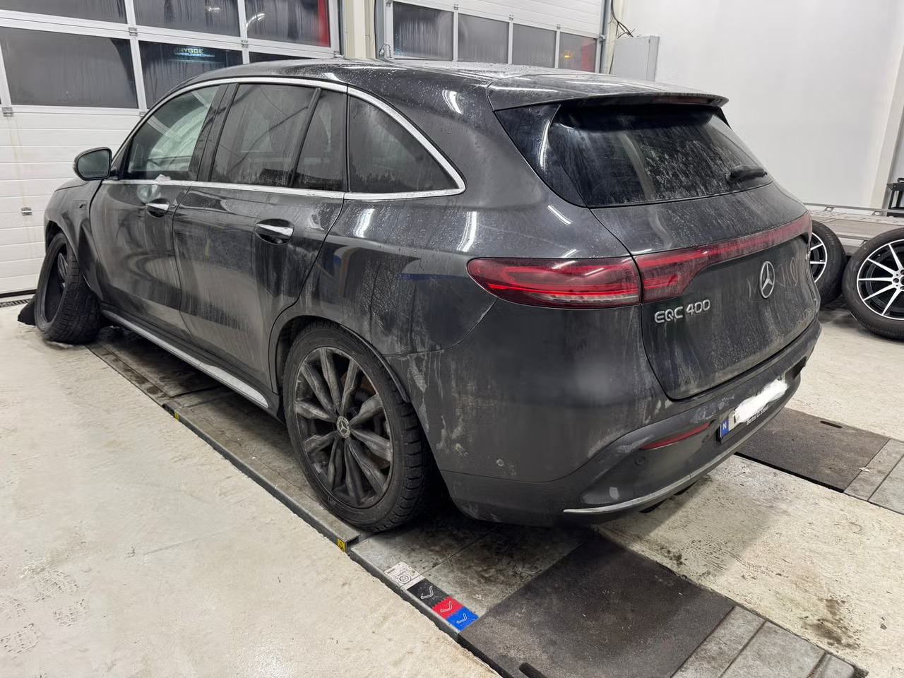 Delebil: MERCEDES-BENZ EQC 400 4MATIC 2021 – bilde 5 av 9