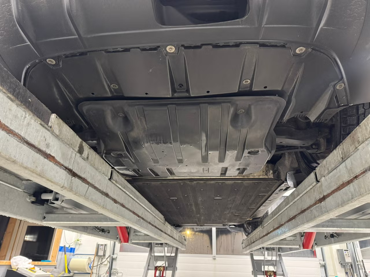 Delebil: MERCEDES-BENZ EQC 400 4MATIC 2021 – bilde 6 av 9