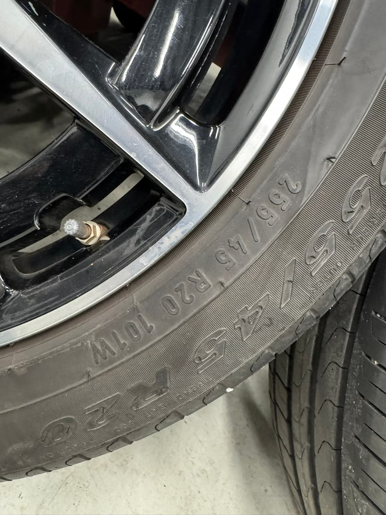 MERCEDES-BENZ EQC 400 4MATIC - Hjulsett – bilde 2 av 5