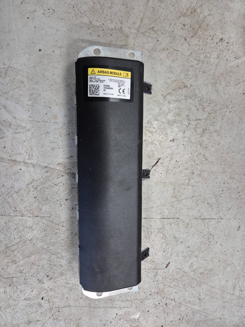 VOLVO XC40 - Airbag kne