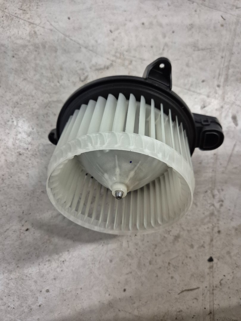 VOLVO XC40 - AC diverse