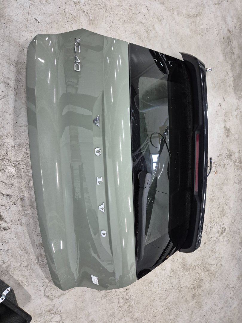 VOLVO XC40 - Bakluke – bilde 2 av 5
