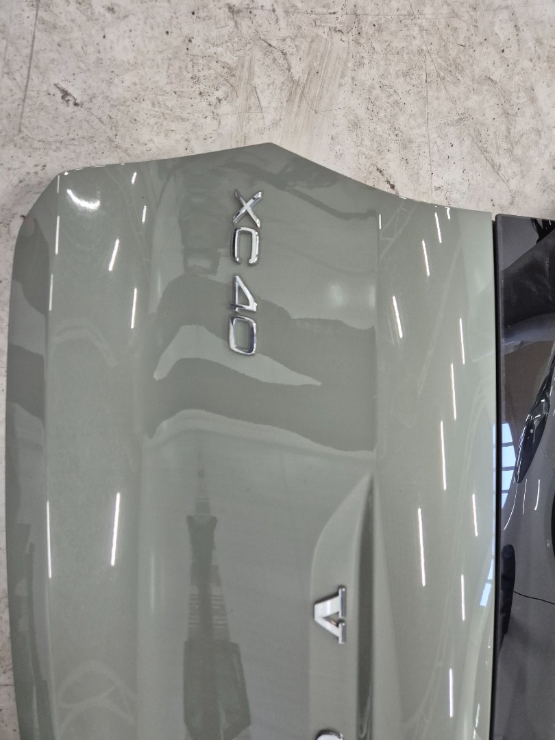 VOLVO XC40 - Bakluke – bilde 3 av 5