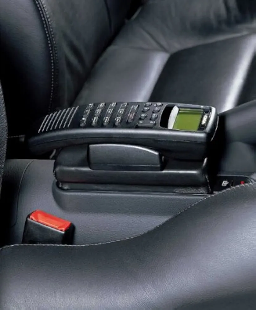 Audi TT - Mobilkonsoll (svart) – bilde 1 av 3