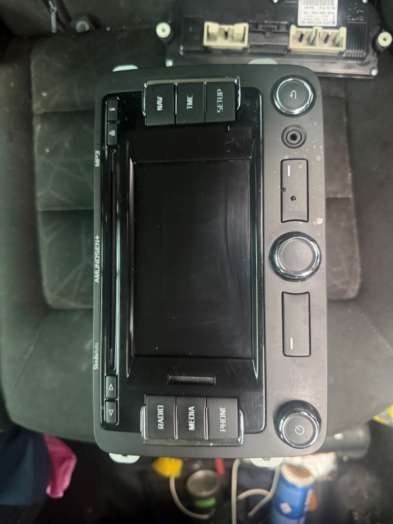 SKODA OCTAVIA - Radio/multimediesystem – bilde 1 av 2