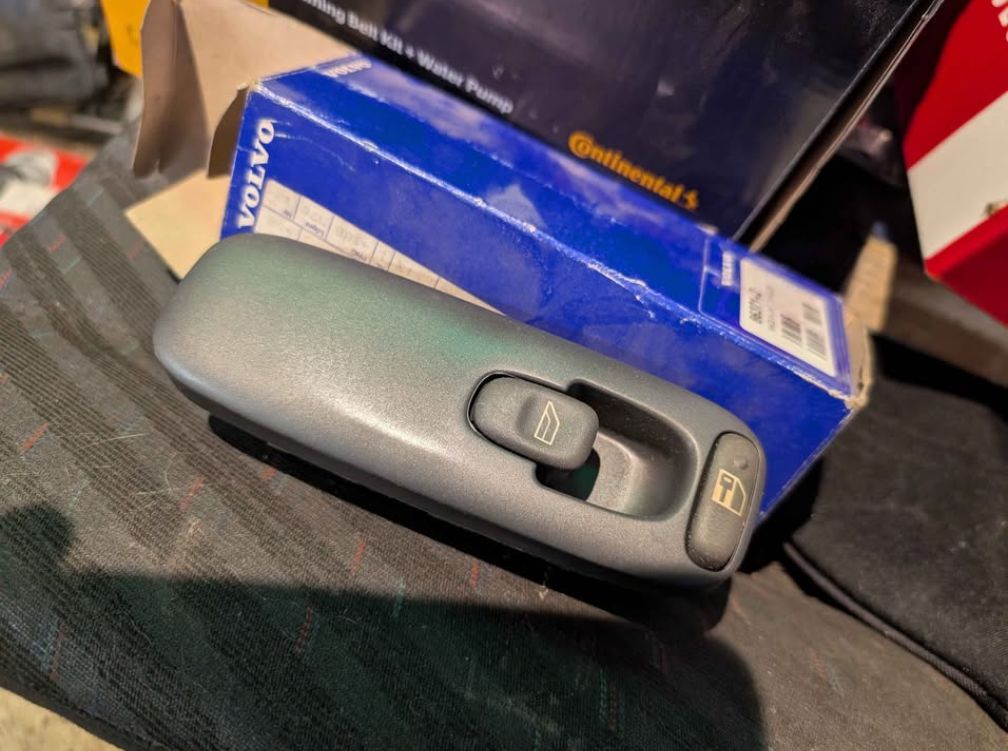 Volvo V70 (S70/XC70) - Bryter diverse – bilde 2 av 2